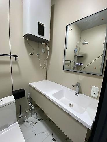 Продажа коттеджей и домов: 🏡 ҮЙ САТЫЛАТ 📍 Дареги: Манас шаары, Курманбек Аянты: 6 сотых Бөлмө — 17