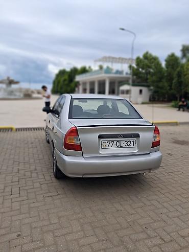 Hyundai: Salam hunday accent 2000 ci il 5300 deyrem danismaq olar qiymetde — 4