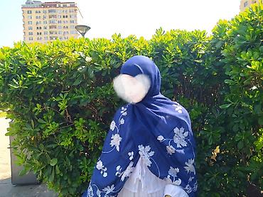 Məhsul: Naxışlı şal/hicab - Rəng: tünd göy (navy) - Dizayn: kənarlar