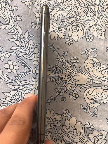 iphone gence: IPhone X, Qara, Face ID — 3