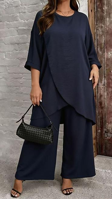 Kompleti: Kompleti
Cena 3600
Vel. do 4xl
V30 — 3