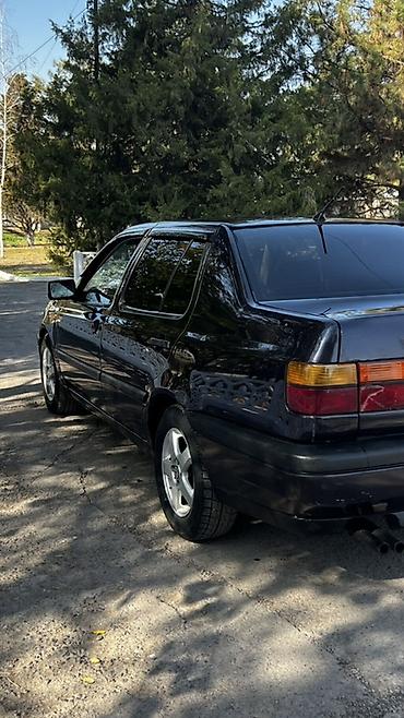from japan: Volkswagen Vento: 1993 г., 1.8 л, Механика, Бензин, Седан — 4