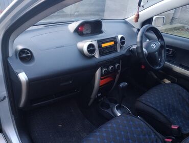 сельхоз машина: Toyota ist: 2002 г., 1.5 л, Автомат, Бензин, Хетчбек