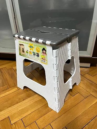 Ostali dečiji nameštaj: Preklopna plastična sklopiva stolica/tabure – HOBBY - Višenamenska — 2