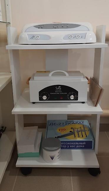 Тумбы и подставки для телевизора: Тележка на колесах 
Для косметологии и много др — 6