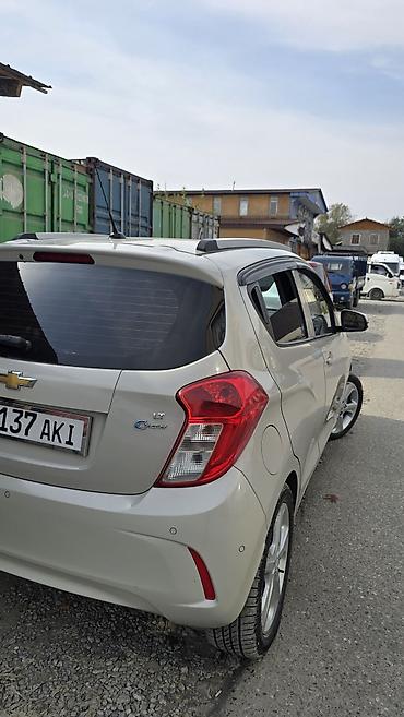малолитражные машины: Chevrolet Spark: 2016 г., 0.1 л, Вариатор, Бензин, Хэтчбэк — 4