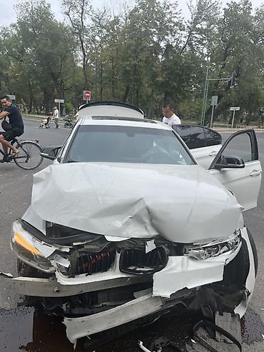 машина битый: BMW 3 series: 2018 г., 2 л, Автомат, Бензин, Седан — 1