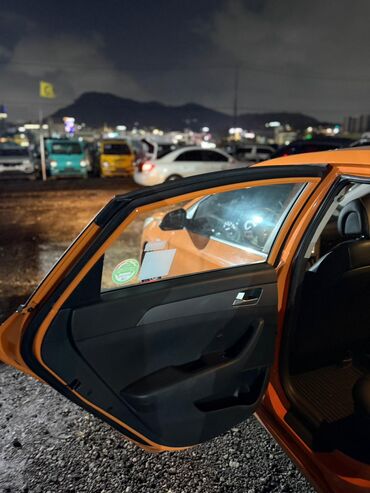 Hyundai: Hyundai Sonata: 2019 г., 2 л, Автомат, Газ, Седан at lalafo.kg — 17 Hyundai: Hyundai Sonata: 2019 г., 2 л, Автомат, Газ, Седан — 17