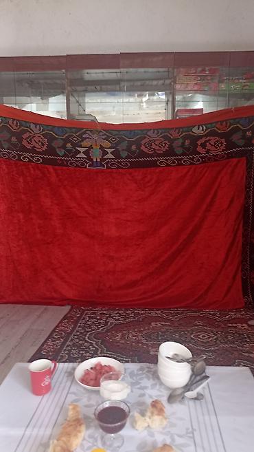 подар: Традиционное узбекское покрывало (сузане/курпа) из бархатистой ткани — 1