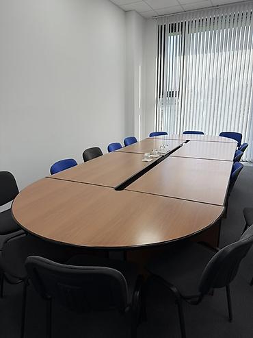 Офисные столы: Офисный письменный стол из ЛДСП, цвет — тёплый бук/вишня. - Прямая — 6