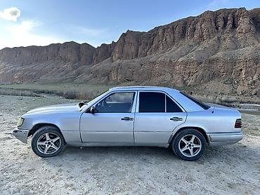 Другие детали салона: Mercedes-Benz — E220 - Классический интерьер с синим текстильным — 9