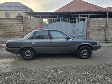 Toyota: Toyota Camry: 1988 г., 2.5 л, Механика, Бензин, Седан