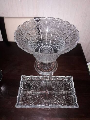 qab qaşıq: İstifadə olunmayıb meyvə və çərəz qabı sadə materiallarıdır son