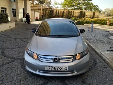 honda insayt: Honda Civic: 1.5 l | 2012 il Sedan