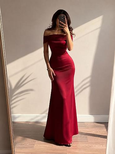Вечернее платье, Классическое, Длинная модель, Атлас, Без рукавов, M