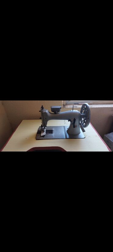 Tikiş maşınları: Tikiş maşını Chayka, İşlənmiş,Elektromexaniki, 1 saplı, Ünvandan götürmə
