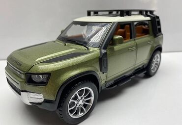 qiz uşaq geyimleri: Diecast: Land Rover Defender sesli isiqli Oyuncaq Avtomobil 20 sm