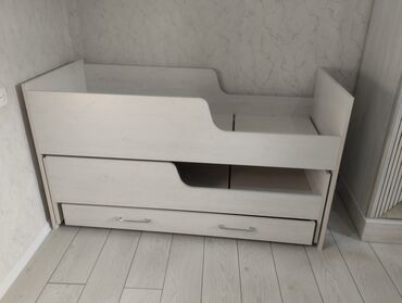 metbex skafi: Kreditlə mebellər 4 mərtəbəli çarpayılar 5 mərtəbəli çarpayılar 3