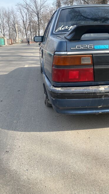 оригинальные: Mazda 626: 1987 г., 2 л, Механика, Бензин, Седан