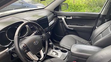 volkswagen polo 1: Kia SUV salonu – komfort və funksionallıqla dolu geniş interyer - — 1