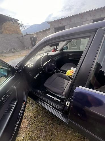 рул: Audi S4: 1993 г., 2.6 л, Кол менен иштөөчү, Газ, Седан — 6
