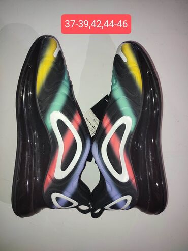 Women's Sneakers and athletic shoes: RASPRODAJA
Dostupni brojevi na slikama
Cena 3500 din — 1