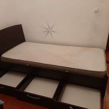 setqa kravat: Təknəfərlik çarpayı, Bazasız, Matras ilə, Siyirməli