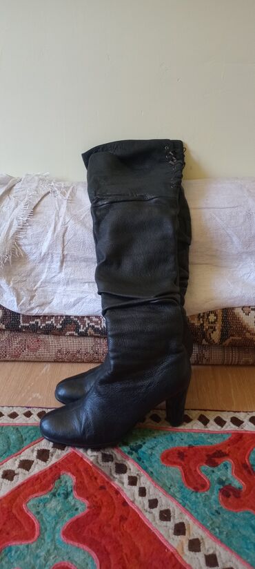 женские зимние замшевые ботфорты: Сапоги, 39, цвет - Черный