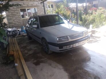 Volkswagen: Volkswagen Vento: 1994 г., 1.8 л, Механика, Бензин, Седан — 4