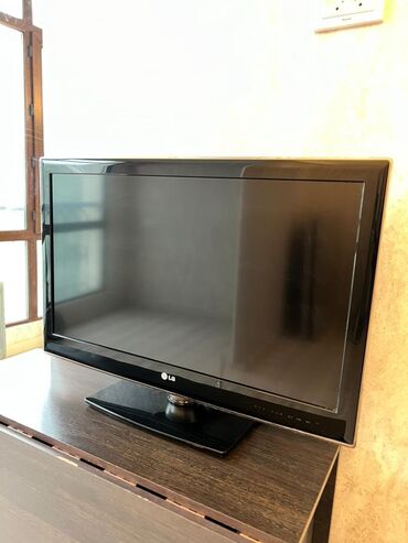 телевизоры lg: Продаю б/у Телевизор LG Длина 78см Высота 50см Диоганаль Экрана