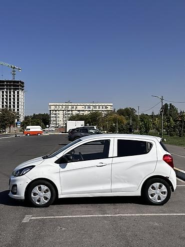 бампер задний ист: Chevrolet Spark: 2018 г., 1 л, Автомат, Бензин, Хэтчбэк — 4