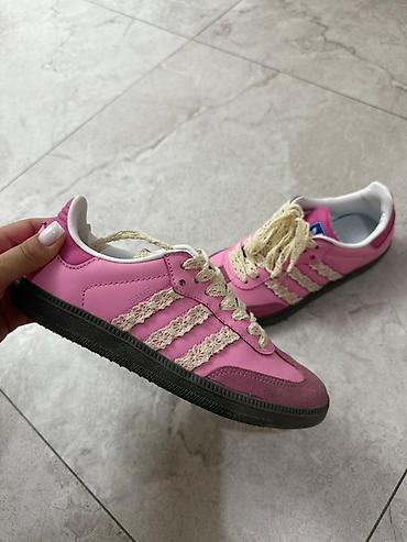 samba: Кроссовки Adidas Samba в ярком розовом цвете с декоративными — 3