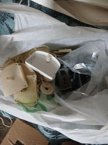 Rulon ştorlar: Jaluz pərdə 6 ədəd iksi böyuk 4 du kicik və əlavə aksezurları hamsı — 6