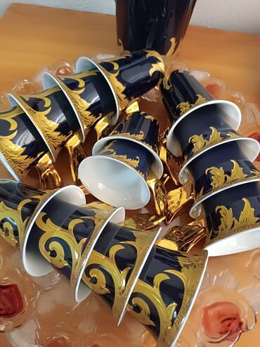 Наборы посуды: Роскошный сервиз из тонкого фарфора с кобальтовой глазурью и богатым — 8