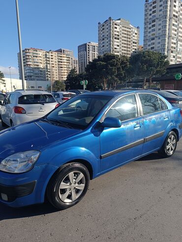 Kia: Kia Rio sedan – mavi rəng, 4 qapı. Texniki və dizayn xüsusiyyətləri — 3