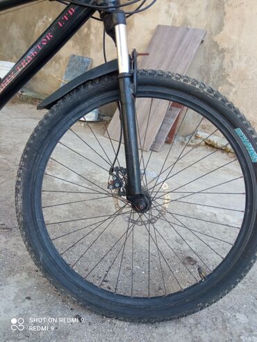 velospetlər: Russkiy traktor velosiped satılır.İşlək vəziyyətdədir.Moped aldığıma