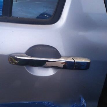 Подкрылки: Задняя левая дверная ручка Honda