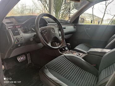 Mercedes-Benz: Mercedes-Benz E-Class: 2 l | 2000 il Sedan — 4