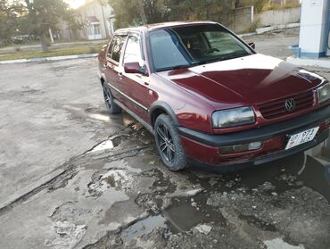 Volkswagen: Volkswagen Vento: 1994 г., 1.8 л, Механика, Бензин, Седан