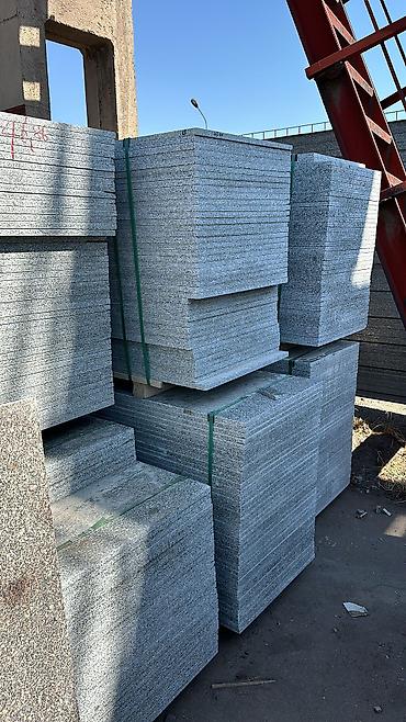 Фасадные гранитные плитки: Гранит оптом и в розницу большой выбор серый черный коричневый — 39