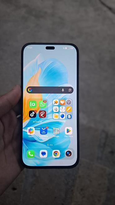 divar kagizlari telefon üçün: Smartfon – üçlü arxa kamera moduluna sahib, tam ekranlı ön panel ilə — 2