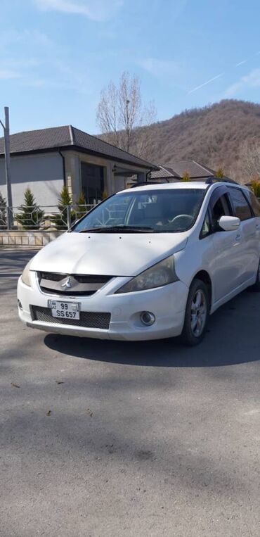 Mitsubishi Grandis: 2.4 л | 2003 г. Минивэн