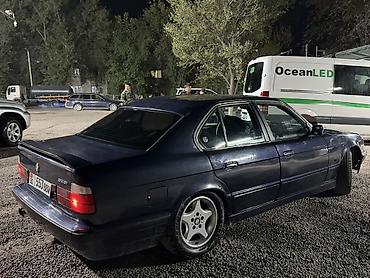 Унаа сатуу: BMW 520: 1992 г., 2.5 л, Кол менен иштөөчү, Бензин, Седан — 3