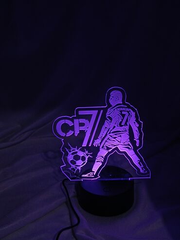 Oyuncaqlar: Suvenır qelem, karandaş qabı.futbolcularin fiqurui ile.Futbolcu — 16