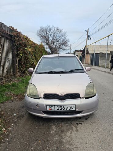 Toyota: Toyota Vitz: 2001 г., 1 л, Автомат, Бензин, Седан