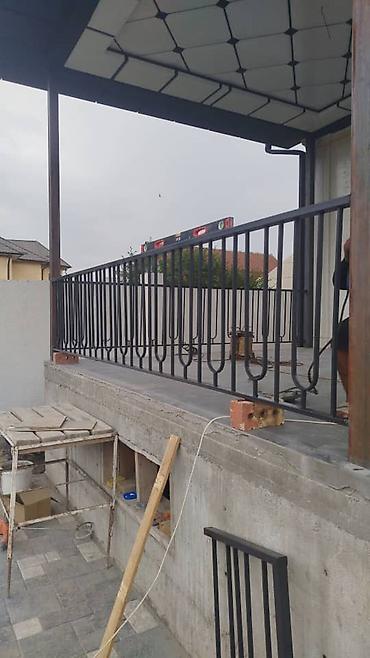 Деревянные лестницы: Деревянная лестница Для дома, Бесплатный замер, Вид дерева: Сосна, Форма лестницы: Много-маршевая, Стиль: Классический — 20