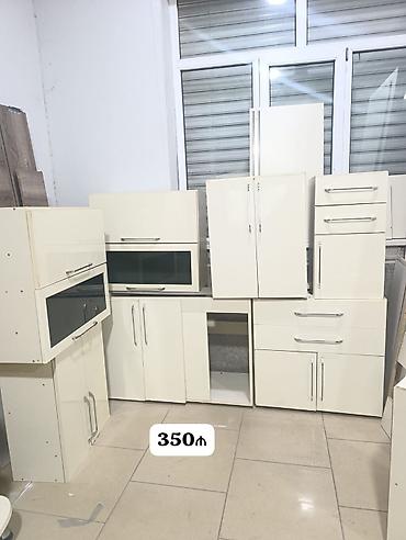 kuxna bari: Mətbəxt mebeli satılır Quymət 350 azn 2.83 alt hissə 2.63 üst hissə — 1