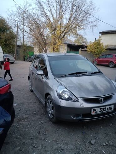 Honda: Honda Fit: 2003 г., 1.3 л, Вариатор, Бензин