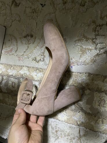 Мокасины и лоферы: Некоторые новые некоторые носились пару раз, пишите, цена у каждой — 7