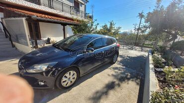 Sale cars: Ford Focus: 1 l. | 2012 έ. | 161000 km. Χάτσμπακ